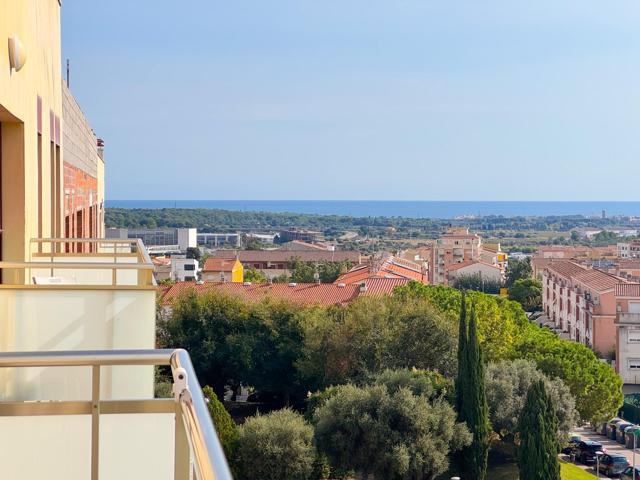 Ático Céntrico con Vistas al Mar, 3 Hab., 2 Baños y Parking – ¡148 m² de Luz y Espacio! photo 0