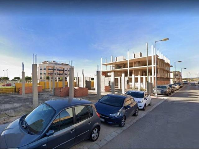 Edificio residencial con obra parada en construcción en Albal. photo 0