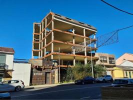 Edificio residencial con obra parada en Narón photo 0