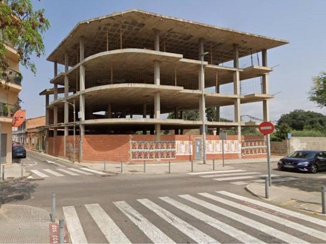 Edificio residencial en construcción de obra parada en Castellón de la Plana. photo 0