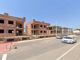 Conjunto de 5 edificios residenciales con obra parada en construcción en Moncofà. photo 0