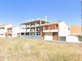 Edificio residencial con obra parada en construcción en Zamora. photo 0