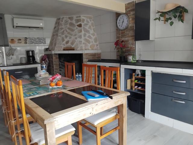 AOC VENDE CASA INDEPENDIENTE 4 HAB,1 BAÑO ,CHIMENEA Y PARCELA DE 1048M2 photo 0