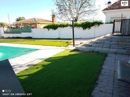 AOC VENDE: CHALET 4 HAB, 2 BAÑOS, GARAJE TRASTERO, BARBACOA Y PISCINA photo 0