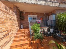 AOC VENDE CHALET CON 4 DORMITORIOS, 3 BAÑOS, AMUEBLADO Y COCINA TOTALMENTE EQUIPADA photo 0