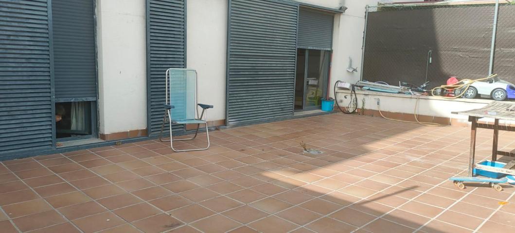 AOC VENDE, PISO BAJO CON 2 HABITACIONES, 2 BAÑOS, PATIO 53 M2 Y GARAJE photo 0