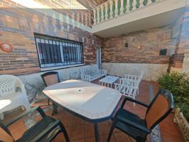 AOC VENDE CHALET EN YELES DE 235 METROS EN TOTAL Y 200 DE VIVIENDA photo 0