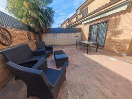 ¡AOC VENDE CHALET DE ENSUEÑO! 3 DORMITORIOS, CON 3 BAÑOS (1 EN SUITE), GARAJE Y PATIO CON BARBACOA DE OBRA. photo 0