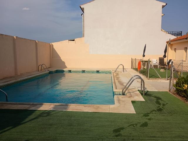 AOC VENDE ADOSADO,3HAB,2BAÑOS,GARAJE ,PATIO,Y PISCINA COMUNITARIA photo 0