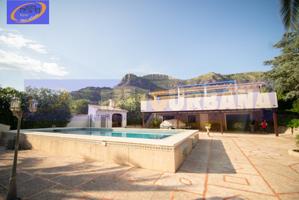 ESPECTACULAR CHALET INDEPENDIENTE CON 1600 m2 DE PARCELA photo 0