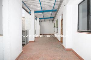 CASA DE 9 HAB. ZONA C-. FLORES por 90.000 EUROS. photo 0