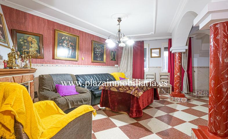 CASA DE 4 HAB. ZONA PLAZA DEL MERCADO por 160.000 EUROS. photo 0