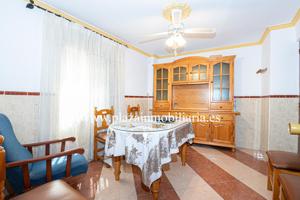 CASA DE 3 HAB. ZONA DEL BARRIO DE SANTIAGO por 85.000 EUROS. photo 0