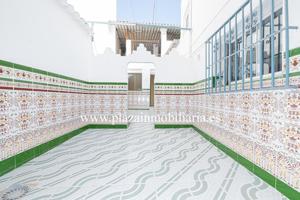CASA DE 6 HAB. ZONA C-. JUEGO DE PELOTA por 129.000 EUROS. photo 0
