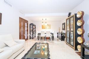 CASA DE 4 HAB. ZONA RECINTO FERIAL por 240.000 EUROS. photo 0