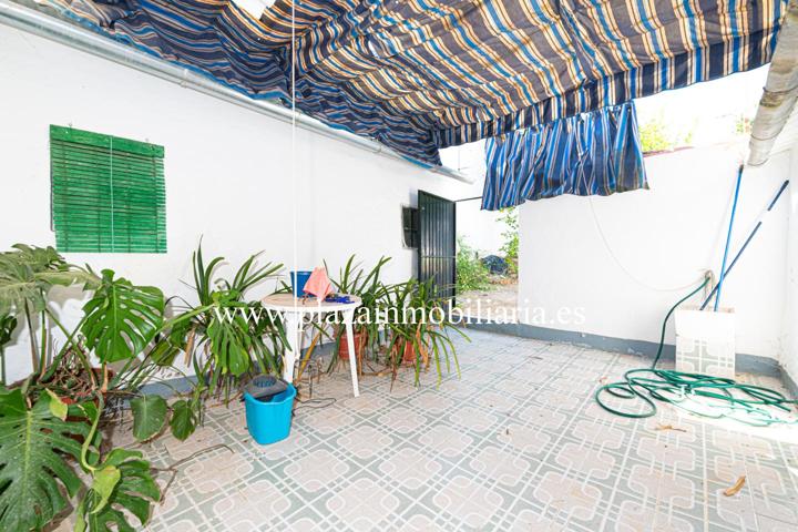 CASA PARA REFORMA O DERRIBO EN ZONA LA CALZADA por 90.000 EUROS. photo 0