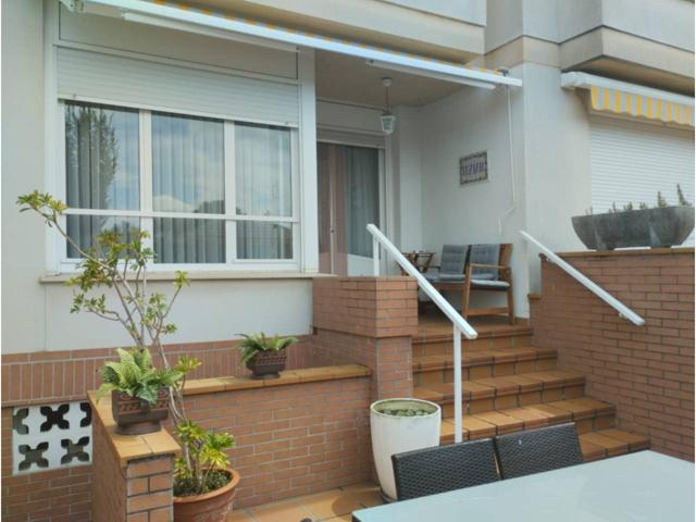 Coqueto chalet de 4 plantas zona Ever de Laredo photo 0
