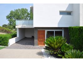 Chalet pareado en venta en Chiva photo 0