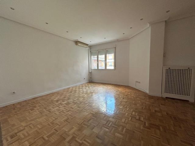 Piso En alquiler en Nuevos Ministerios-Ríos Rosas, Madrid photo 0