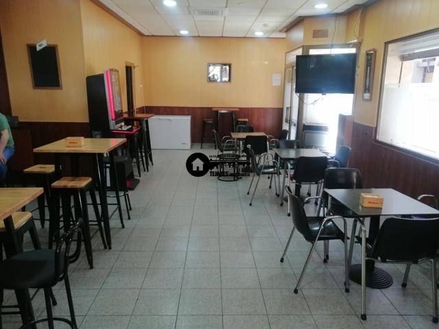 INMOBILIARIA TEJARES VENDE EXCELENTE BAR EN ACTIVIDAD-ZONA HOSPITAL photo 0