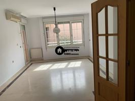 INMOBILIARIA TEJARES ALQUILA PISO REFORMADO EN ZONA CENTRO-VILLACERRADA photo 0