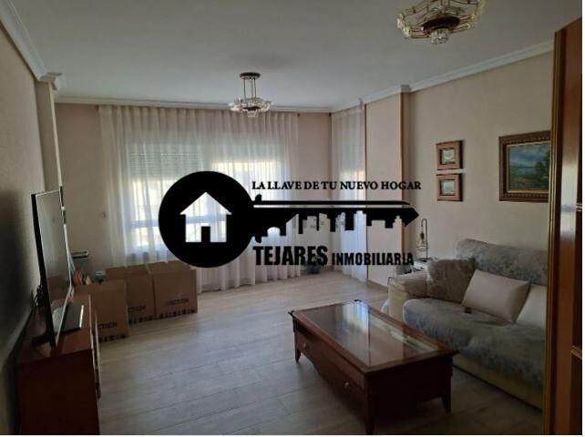 INMOBILIARIA TEJARES VENDE ESTUPENDO PISO EN ZONA CARREFOUR photo 0