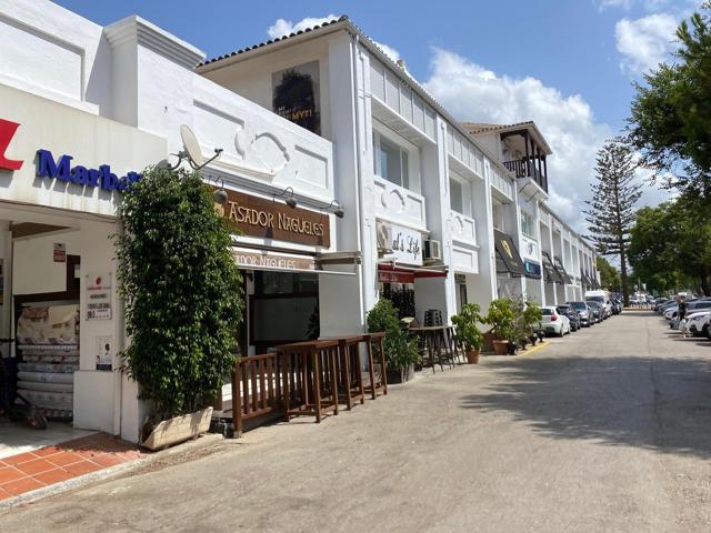 Local Comercial en Milla de Oro (Marbella) photo 0