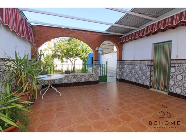 Casa en venta en Torremejía photo 0
