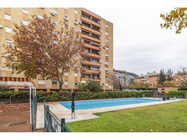 Piso reformado con piscina y garaje photo 0