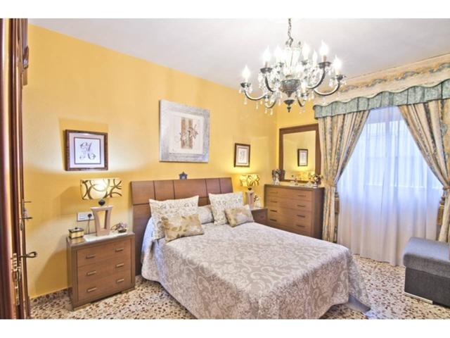 Piso en venta en Zona Ronda de Poniente-Avenidas Salobreña-Enrique Martín Cuevas(18600) photo 0