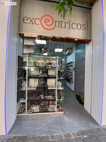 TRASPASO DE LOCAL EN CALLE PEDRO DE VALENCIA-AYORA! photo 0