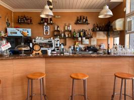 'Bar-cafetería en funcionamiento con salida de humos' photo 0