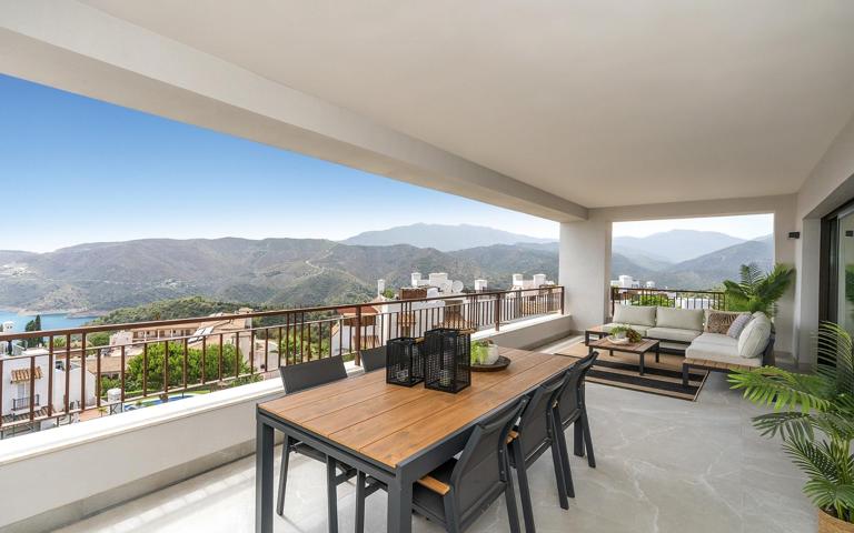 COMPLEJO RESIDENCIAL DE OBRA NUEVA EN ISTAN, CERCA DE MARBELLA photo 0