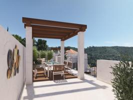 Apartamentos y áticos de nueva construcción en venta en el corazón de Benahavís, Costa del Sol photo 0