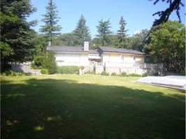 Chalet unifamiliar en venta en Cercedilla photo 0