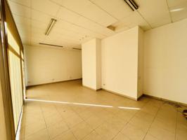 Local en venda a Vic photo 0