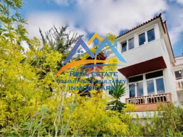 Casa adosada en venta en Tamaraceite-San Lorenzo-Casa Ayala photo 0