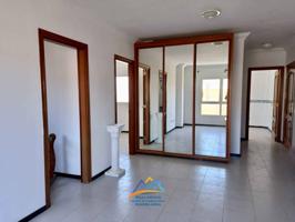 Piso de en venta de 2 dormitorios y 73 m2 con cocina independiente en edificio pequeño en Vecindario-Cruce de Sardina S photo 0