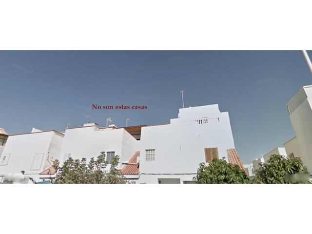 Se vende casa muy espaciosa parcialmente reformada con pequeña terraza y amplias azoteas con vistas al mar. photo 0