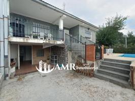 Casa - Chalet en venta en Palomeque de 292 m2 photo 0