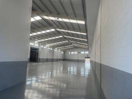 NAVE INDUSTRIAL EN LLIÇA DE VALL EN ALQUILER photo 0