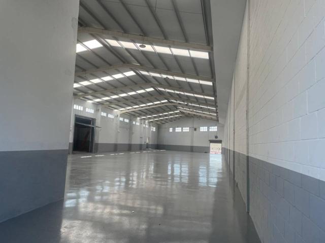 NAVE INDUSTRIAL EN LLIÇA DE VALL EN ALQUILER photo 0