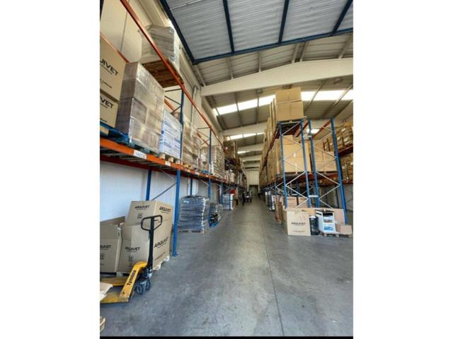 NAVE ESQUINERA EN ALQUILER EN LES FRANQUESES photo 0