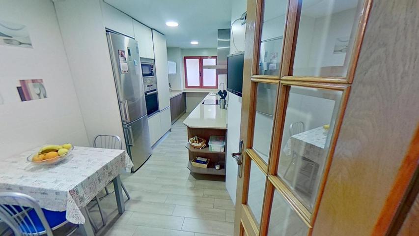 Venta vivienda en Calle Capitán Hernández Mira photo 0