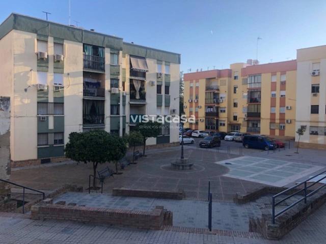 Piso en venta en Mairena del Alcor photo 0