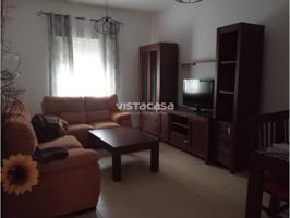 Casa adosada en alquiler en El Viso del Alcor photo 0