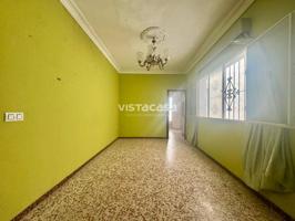 Venta de un piso en Mairena del Alcor photo 0