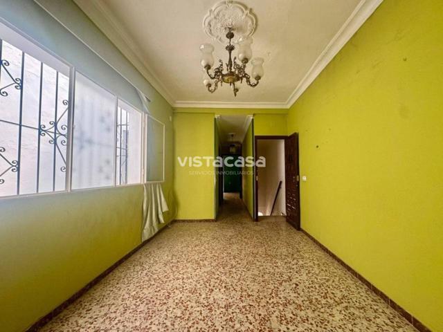Venta de un piso en Mairena del Alcor photo 0