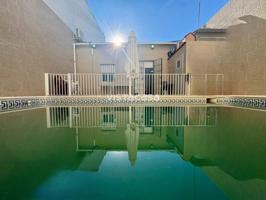 Venta de una casa en Mairena del Alcor photo 0