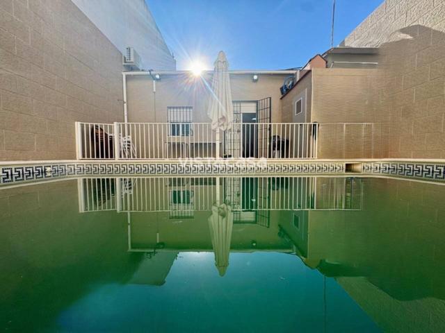 Venta de una casa en Mairena del Alcor photo 0